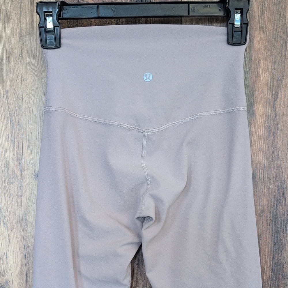 Lululemon Athletica Soft Mauve Crop Leggings 4             Q131